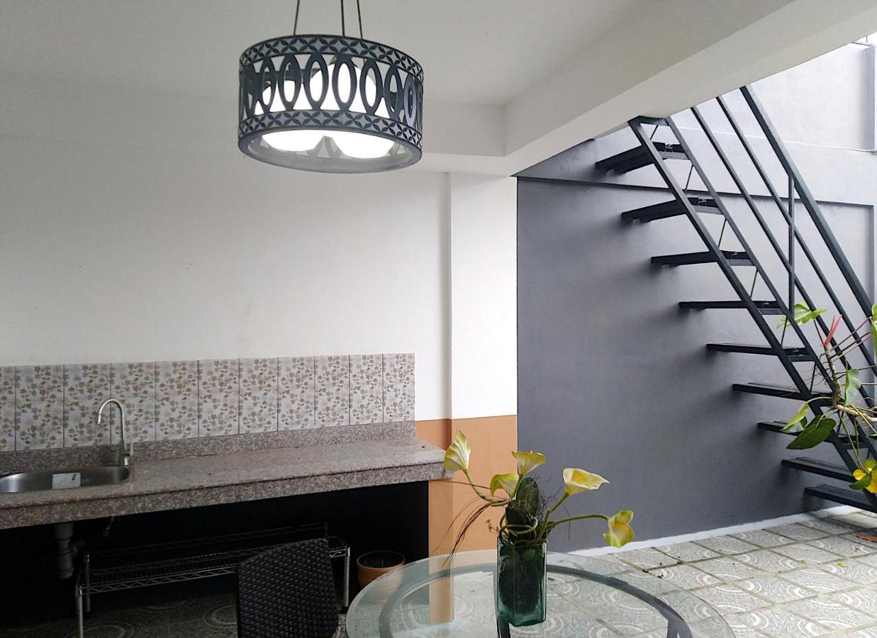 Jil's Apartelle Tagaytay City Bagian luar foto