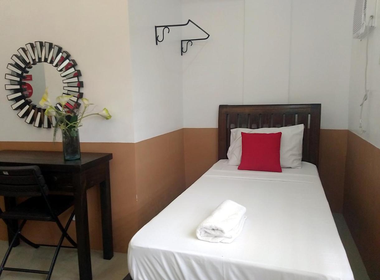 Jil's Apartelle Tagaytay City Bagian luar foto