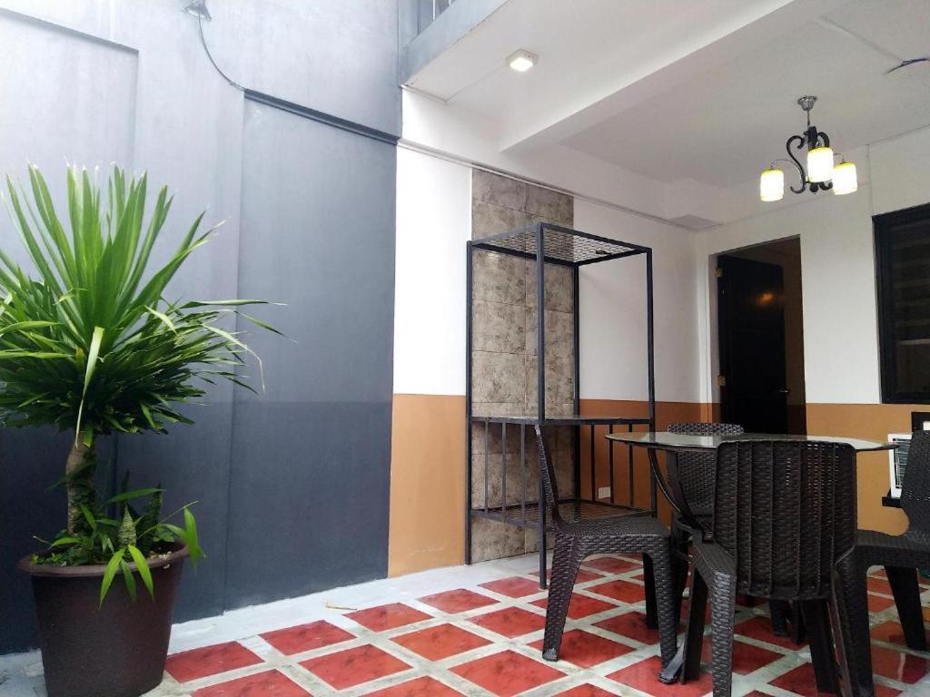 Jil's Apartelle Tagaytay City Bagian luar foto