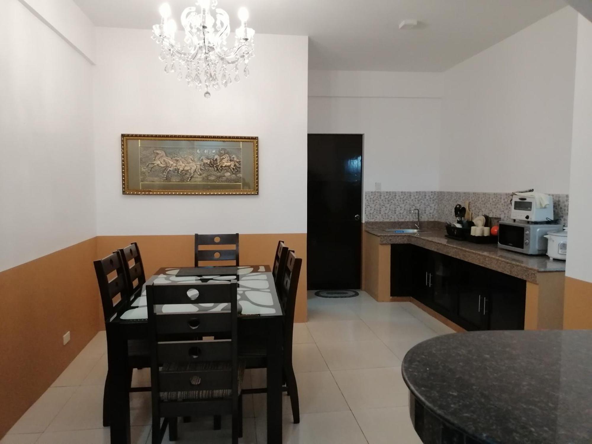 Jil's Apartelle Tagaytay City Bagian luar foto