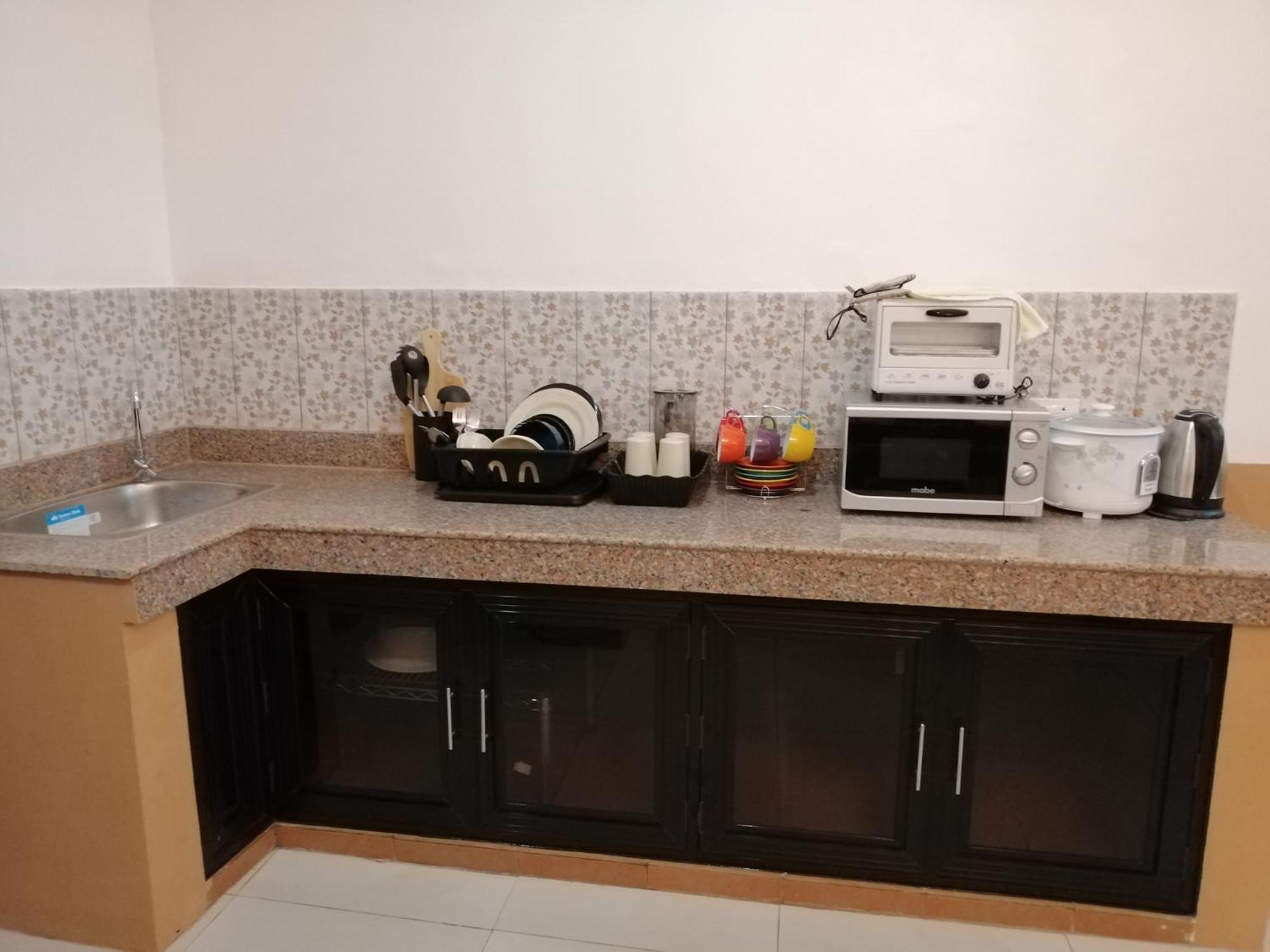 Jil's Apartelle Tagaytay City Bagian luar foto